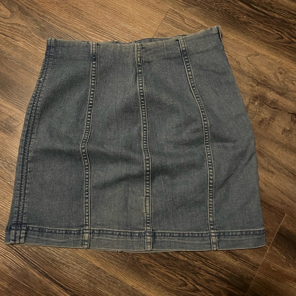 Free people size 6 Jean skirt